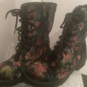 Floral printed stylish boots ... New , never worn
